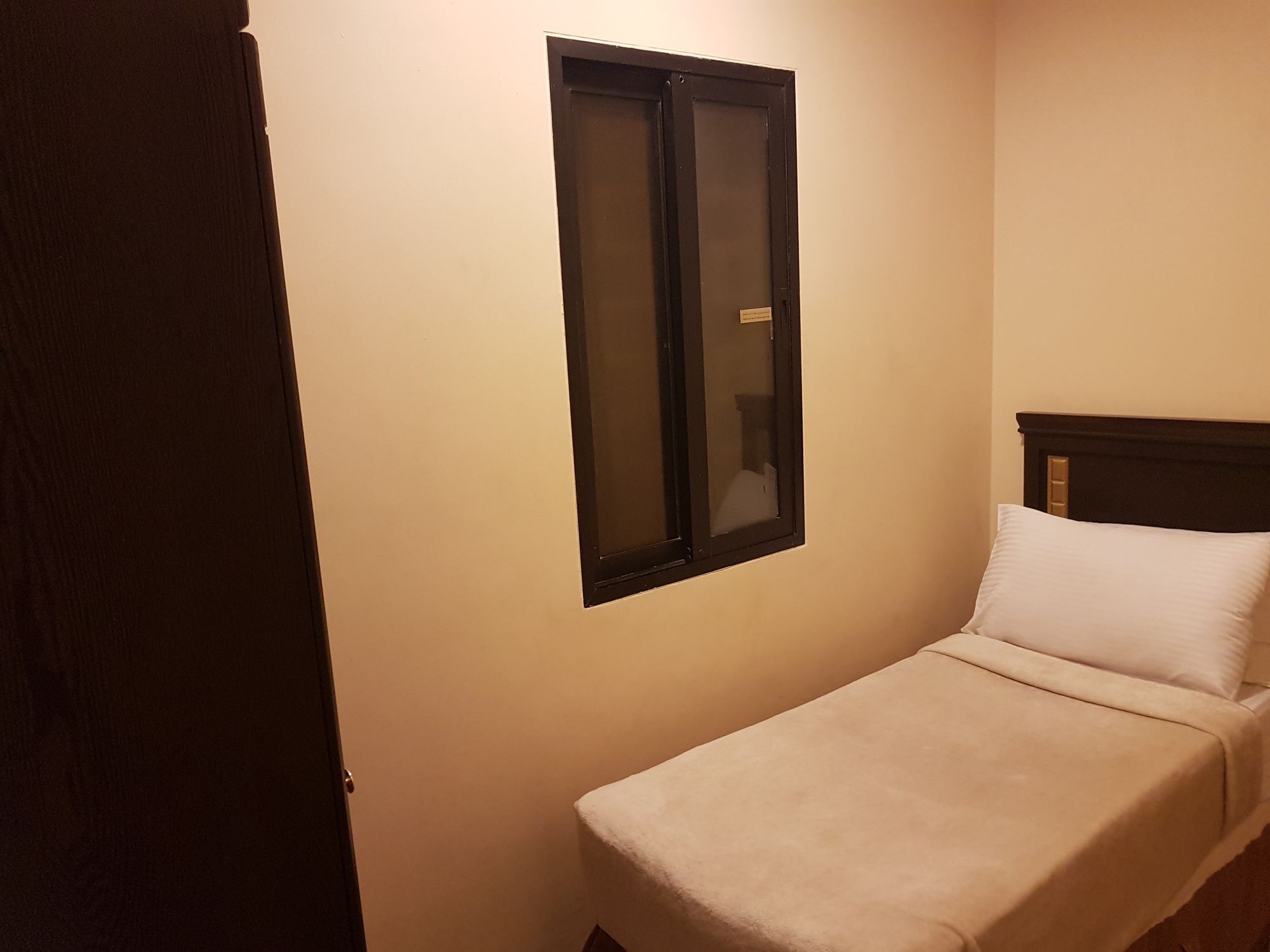 Taiba Suites Madinah Medina Ngoại thất bức ảnh A room at the hotel