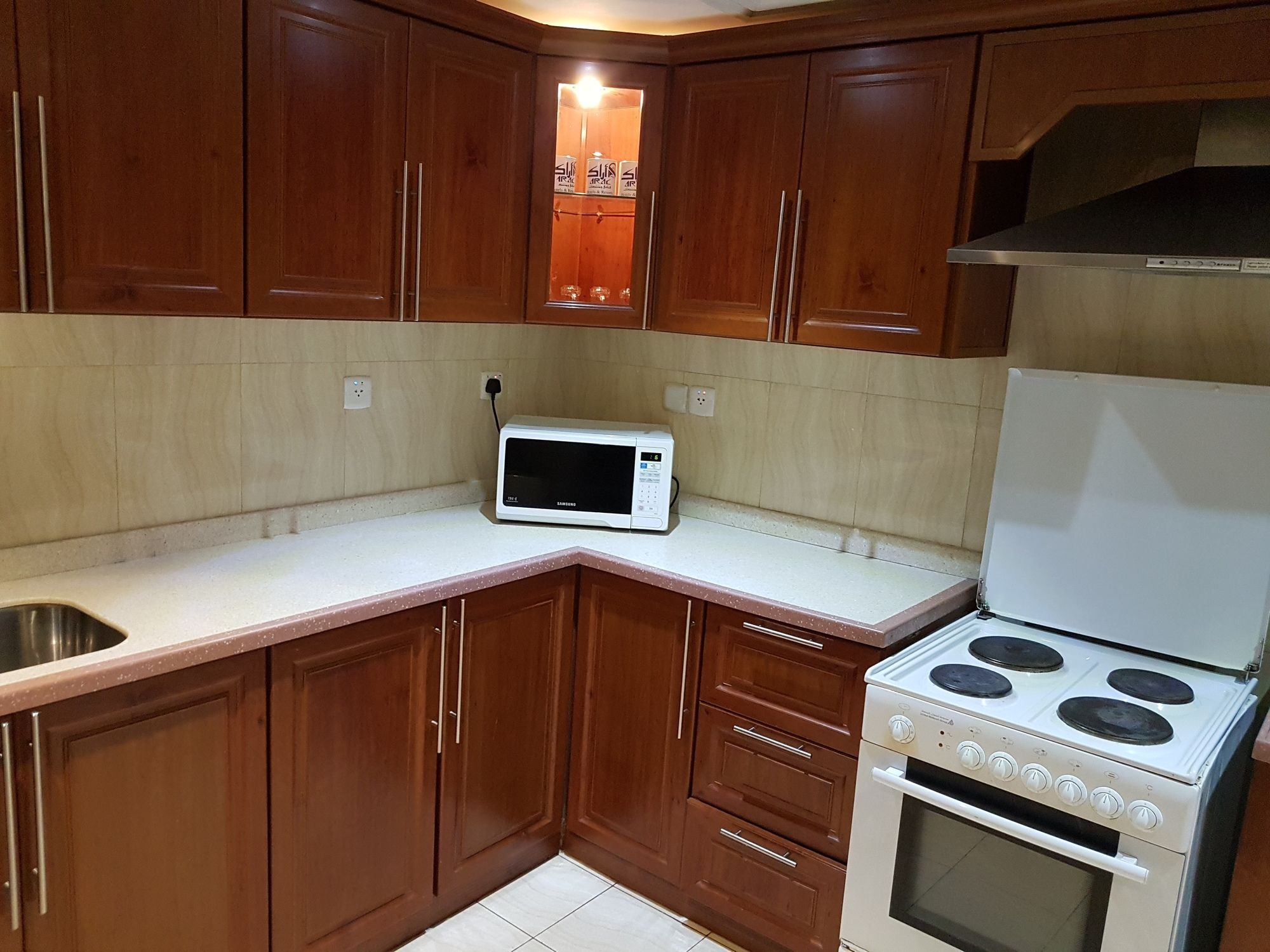 Taiba Suites Madinah Medina Ngoại thất bức ảnh A modern kitchen