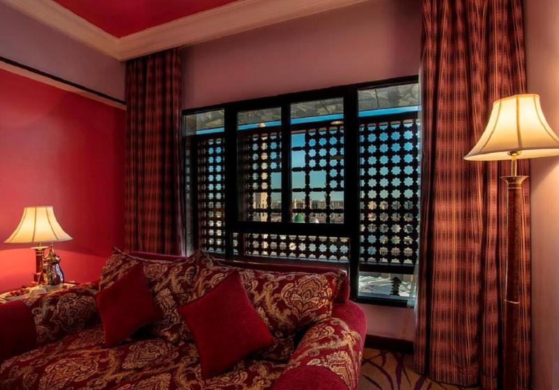 Taiba Suites Madinah Medina Ngoại thất bức ảnh A room at the hotel
